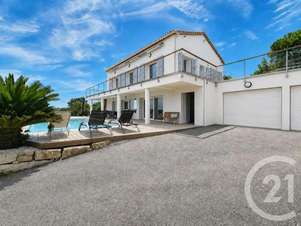 Maison à vendre  7 pièces - 161,40 m 2   FREJUS  - 83