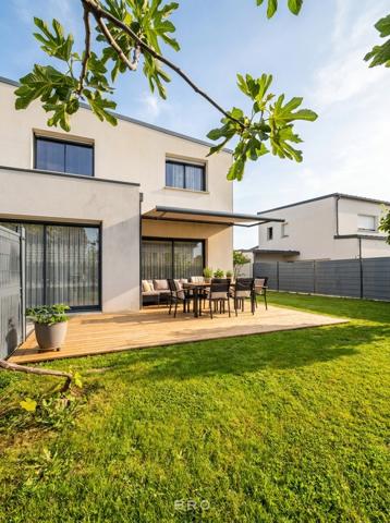 À VENDRE MAISON RT 2012 PLESCOP - 136 M2 - 4 CHAMBRES - 417 M2 DE TERRAIN - GARAGE
