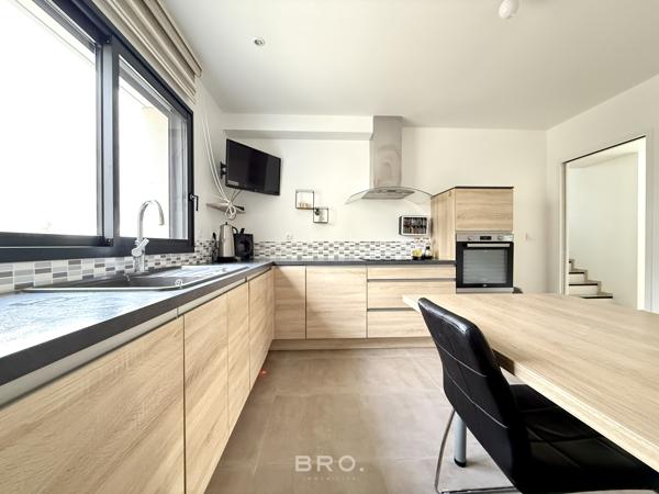 À VENDRE MAISON RT 2012 PLESCOP - 136 M2 - 4 CHAMBRES - 417 M2 DE TERRAIN - GARAGE
