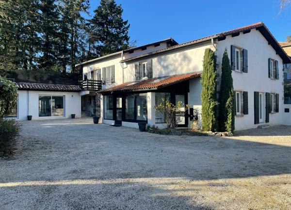 Maison à louer    8 pièces • 300 m2 Montagny