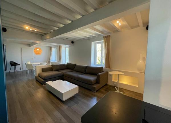 Maison à louer    8 pièces • 300 m2 Montagny