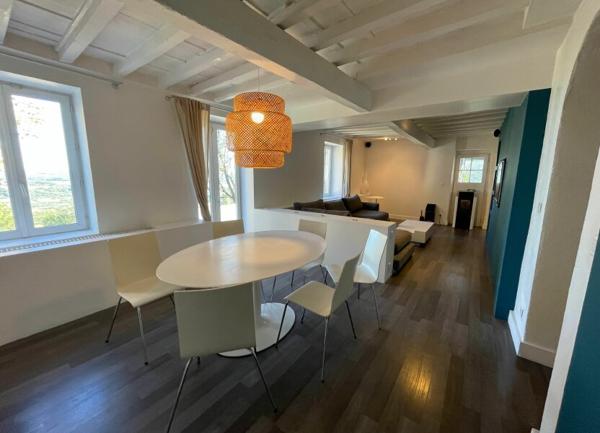 Maison à louer    8 pièces • 300 m2 Montagny