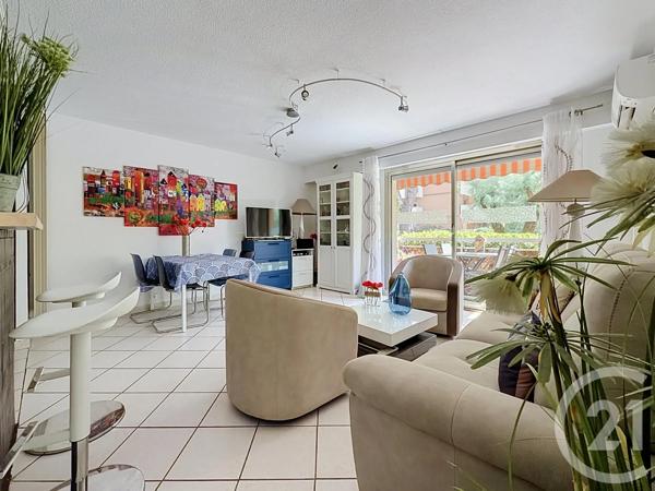 Appartement F3 à vendre  3 pièces - 67,20 m 2   ST RAPHAEL  - 83