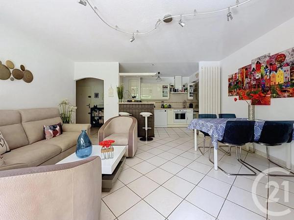 Appartement F3 à vendre  3 pièces - 67,20 m 2   ST RAPHAEL  - 83