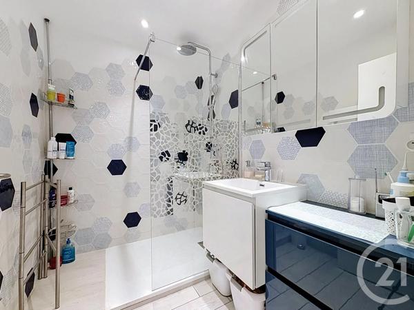 Appartement F3 à vendre  3 pièces - 67,20 m 2   ST RAPHAEL  - 83