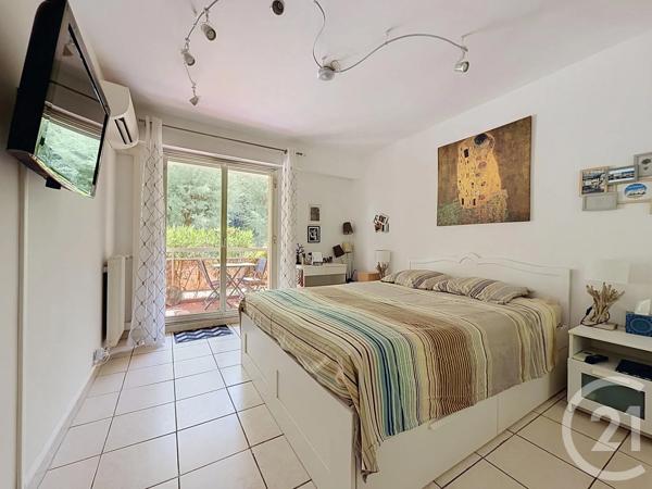 Appartement F3 à vendre  3 pièces - 67,20 m 2   ST RAPHAEL  - 83