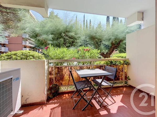 Appartement F3 à vendre  3 pièces - 67,20 m 2   ST RAPHAEL  - 83