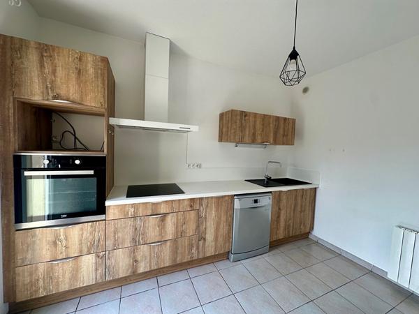 APPARTEMENT 2 CHAMBRES CAVE 2 TERRASSES CARCASSONNE