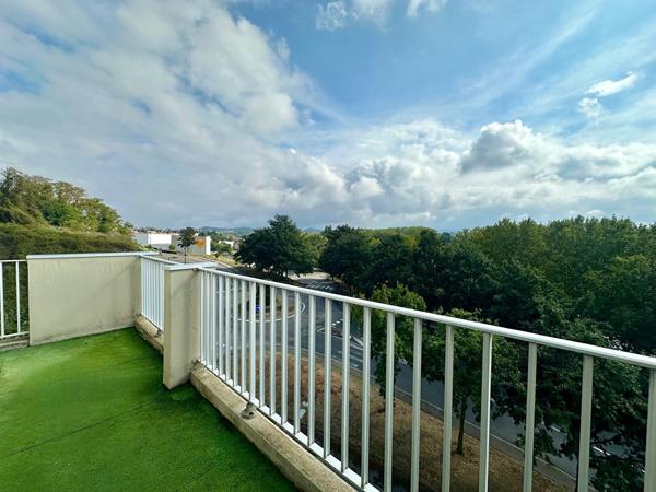 APPARTEMENT 2 CHAMBRES CAVE 2 TERRASSES CARCASSONNE