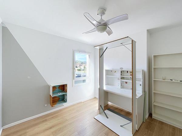 MAISON – T5 – MEUBLE – PISCINE – 125.78 m² 69970 – MARENNES