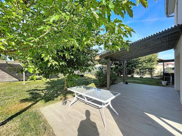 MAISON – T5 – MEUBLE – PISCINE – 125.78 m² 69970 – MARENNES