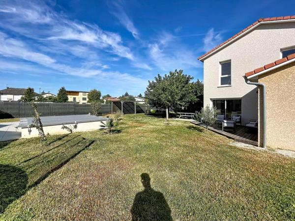 MAISON – T5 – MEUBLE – PISCINE – 125.78 m² 69970 – MARENNES