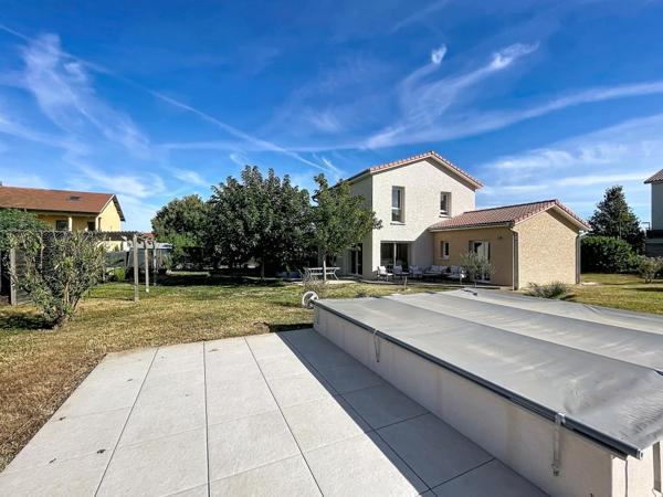 MAISON – T5 – MEUBLE – PISCINE – 125.78 m² 69970 – MARENNES