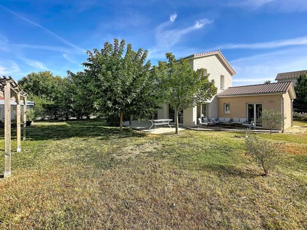 MAISON – T5 – MEUBLE – PISCINE – 125.78 m² 69970 – MARENNES