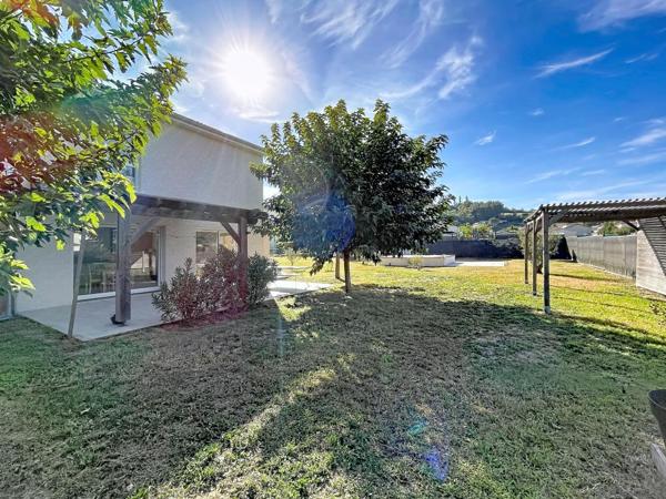 MAISON – T5 – MEUBLE – PISCINE – 125.78 m² 69970 – MARENNES