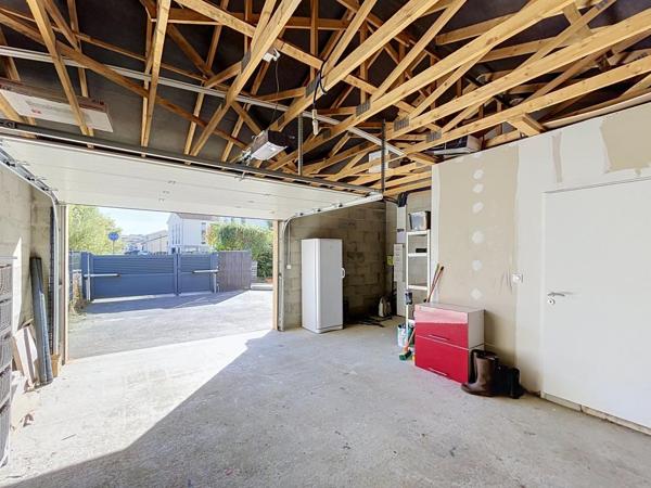MAISON – T5 – MEUBLE – PISCINE – 125.78 m² 69970 – MARENNES