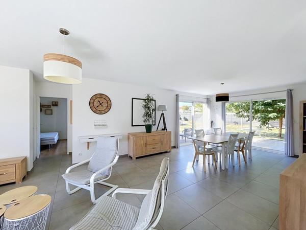 MAISON – T5 – MEUBLE – PISCINE – 125.78 m² 69970 – MARENNES