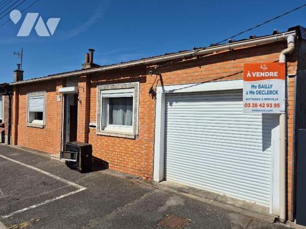 Maison de ville 2 chambres avec jardin et garage - fort potentiel à rénover

Découvrez cette ...