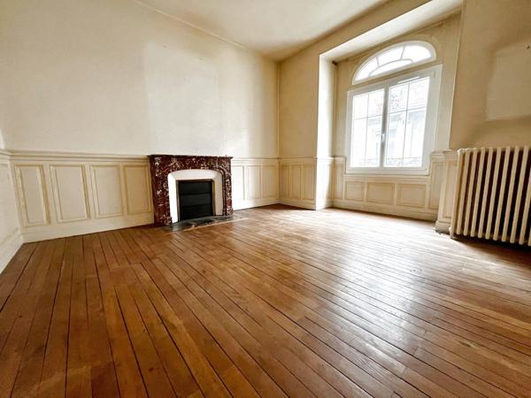 Appartement 4 pièces 122m² à vendre Vichy 03200 Hôtel de Ville 169000€ - Micro.immo