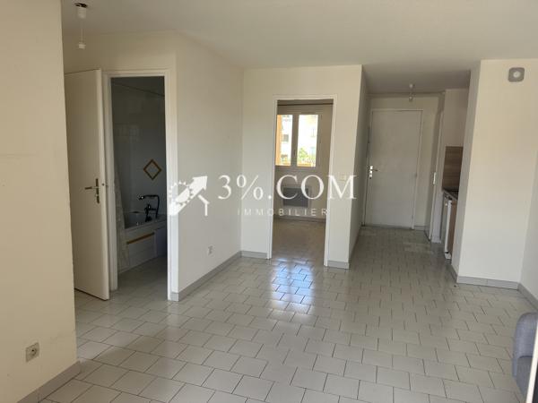 Appartement
                                                                                                                                                                                                                                                                                                                        3 pièce(s)                                                                                                                                                                                                          2 chambre(s)                                                                                                                                                                                                          37.74  m²