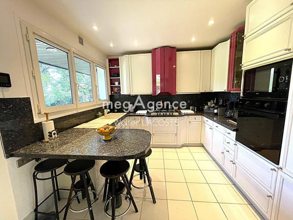 Maison à CHAVENAY, 78450 - 9 pièces 200m²