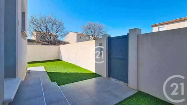 Maison à vendre  4 pièces - 94 m2 RAPHELE LES ARLES - 13