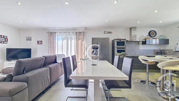 Maison à vendre  4 pièces - 94 m2 RAPHELE LES ARLES - 13