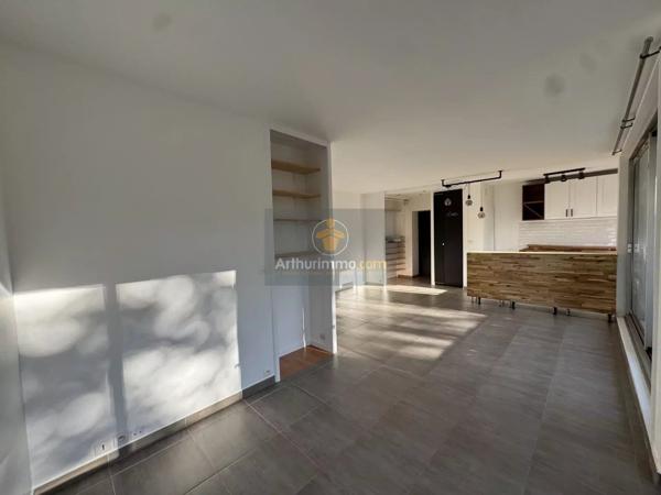 Location                                                      Appartement
                        
                     4 pièces                      69 m2                     à Marly-le-Roi