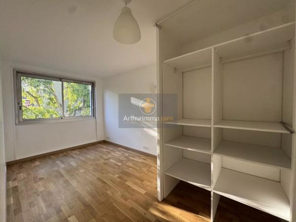 Location                                                      Appartement
                        
                     4 pièces                      69 m2                     à Marly-le-Roi