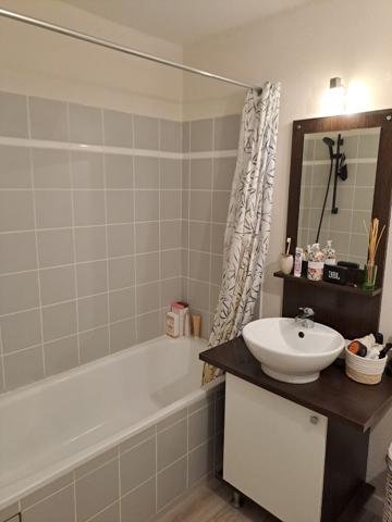 À louer : Appartement 3 pièces à CHAURAY avec piscine et stationnement !