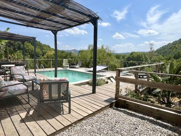 Maison à vendre 278 370 € Cransac 9 p 155 m² DPE C