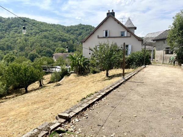 Maison à vendre 278 370 € Cransac 9 p 155 m² DPE C