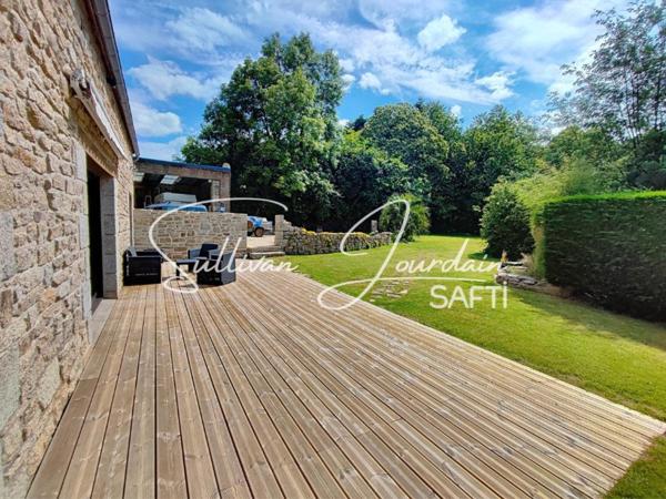 Maison en pierre au calme en campagne.