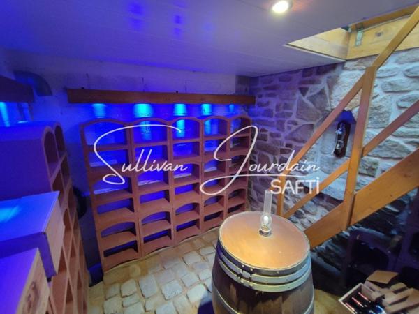 Maison en pierre au calme en campagne.