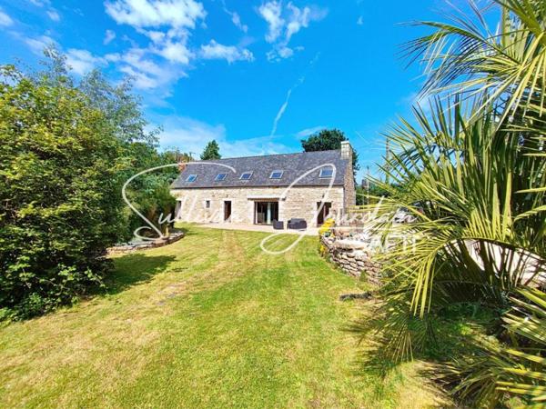 Maison en pierre au calme en campagne.