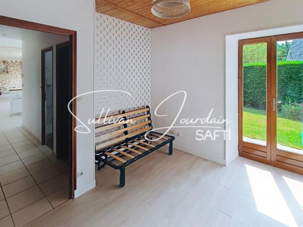 Maison en pierre au calme en campagne.