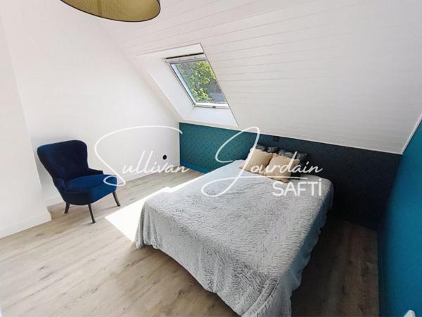 Maison en pierre au calme en campagne.