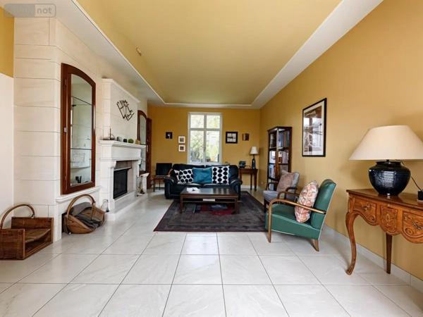 Achat - Maison Loire-Authion 49800 8 pièces 300 m 2 6037 m 2