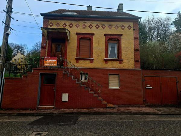 Jolie maison Lorraine dans rue calme.