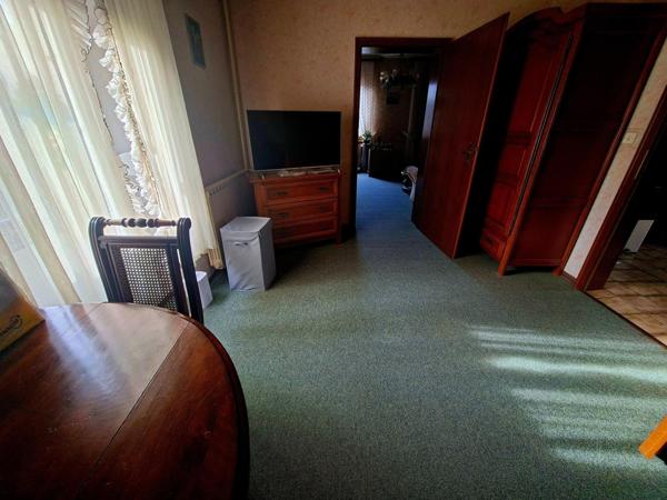 Jolie maison Lorraine dans rue calme.