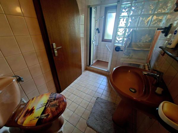 Jolie maison Lorraine dans rue calme.