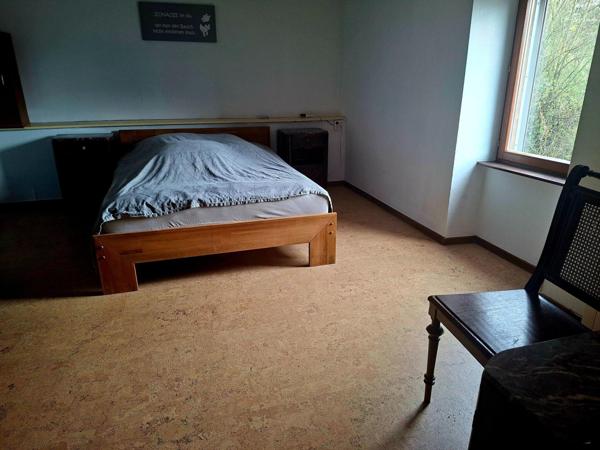 Jolie maison Lorraine dans rue calme.