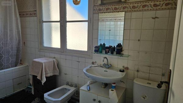 Maison individuelle à vendre à L'Éguille en Charente-Maritime (17600), ref : Ref 02053   
bourg