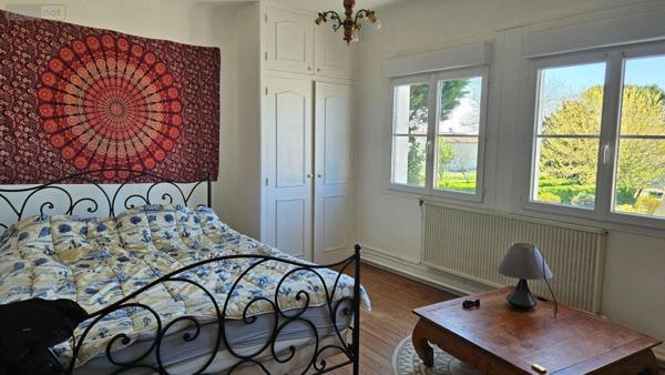 Maison individuelle à vendre à L'Éguille en Charente-Maritime (17600), ref : Ref 02053   
bourg