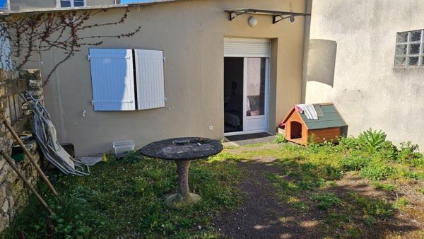 Maison individuelle à vendre à L'Éguille en Charente-Maritime (17600), ref : Ref 02053   
bourg