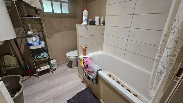 Maison individuelle à vendre à L'Éguille en Charente-Maritime (17600), ref : Ref 02053   
bourg