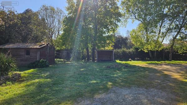 Maison individuelle à vendre à L'Éguille en Charente-Maritime (17600), ref : Ref 02053   
bourg