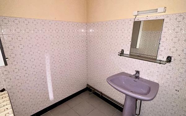 Maison à vendre    2 pièces •  Saint-Savin