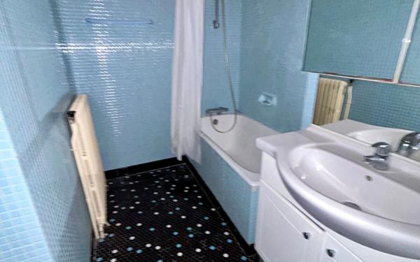 Maison à vendre    2 pièces •  Saint-Savin