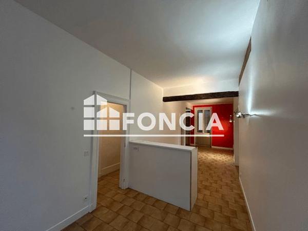 Location Maison 7 pièces 162.31 m² - 62 RUE DE PARIS Houdan 78550